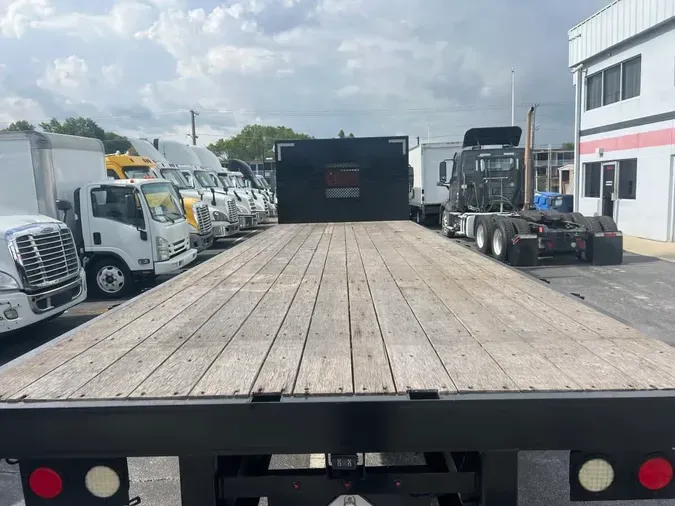 2017 FREIGHTLINER M2 106