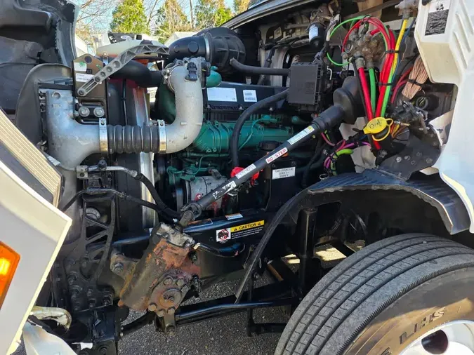 2020 VOLVO VNR64T-6403e17aa0e7208d3665f87974d37bab39c