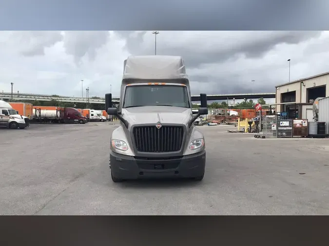 2022 International LT