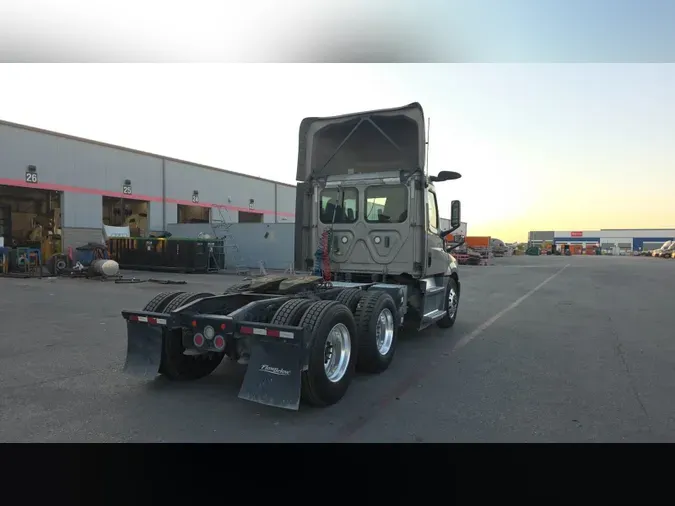 2020 Freightliner Cascadia 1263e1d93930cb023419cfbf02c67d7454b