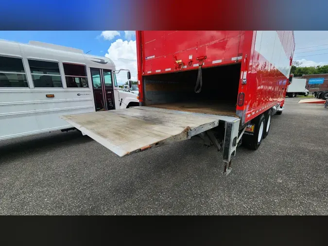 2020 Peterbilt 348