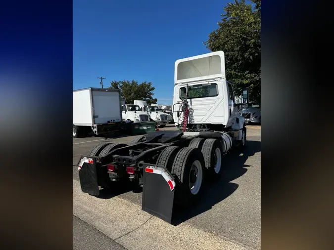 2018 NAVISTAR INTERNATIONAL LT625 DAYCAB T/A
