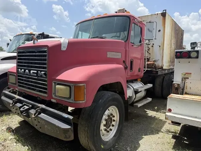 1998 MACK CH613