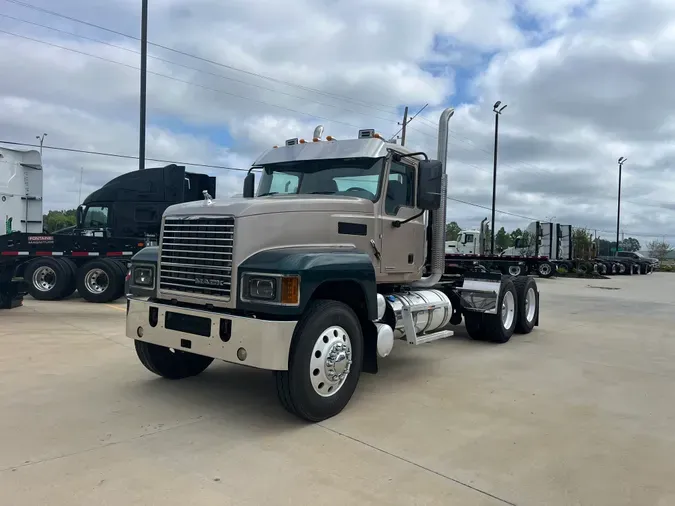 2020 MACK PI64T