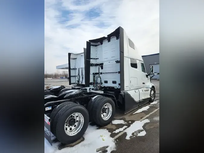 2026 VOLVO VNL64T660