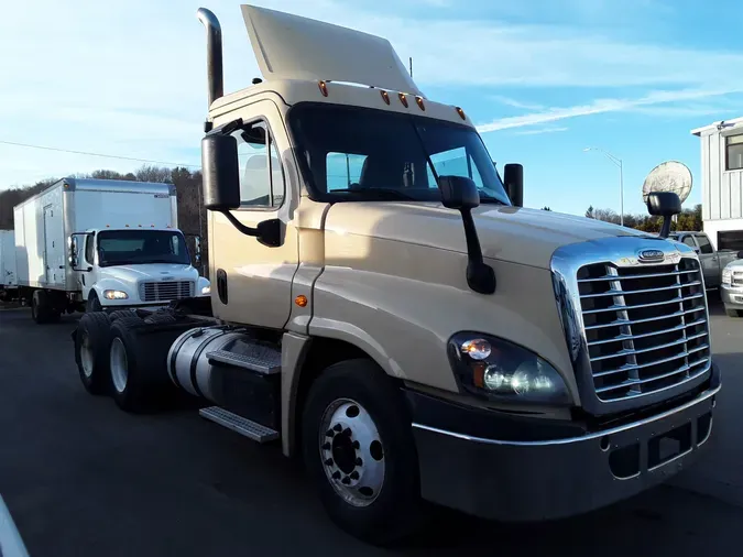 2017 FREIGHTLINER/MERCEDES CASCADIA 125