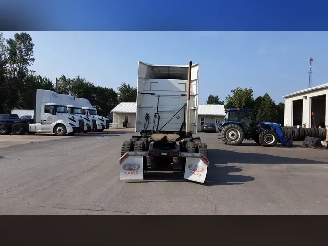 2016 Volvo VNL 740