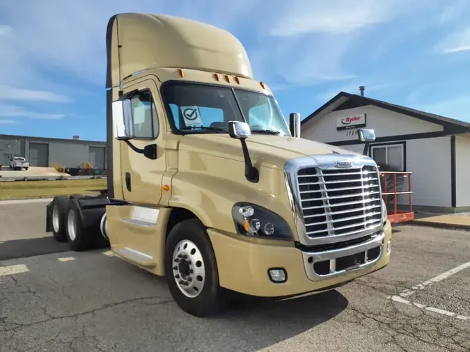 2019 FREIGHTLINER/MERCEDES CASCADIA 125