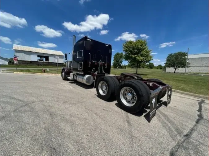 2021 Peterbilt 389