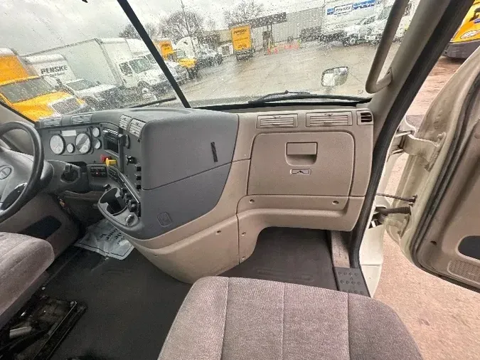 2018 Freightliner X12564ST