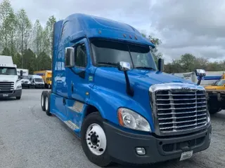 2018 FREIGHTLINER X12564ST