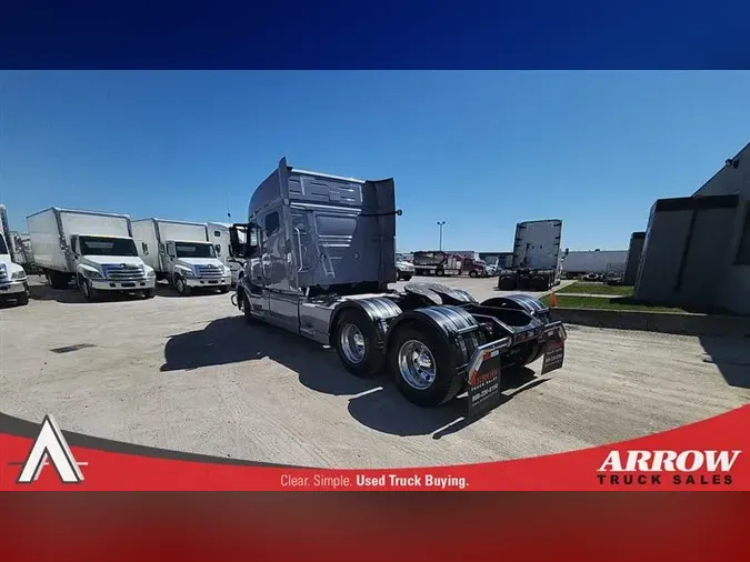 2022 VOLVO VNL740