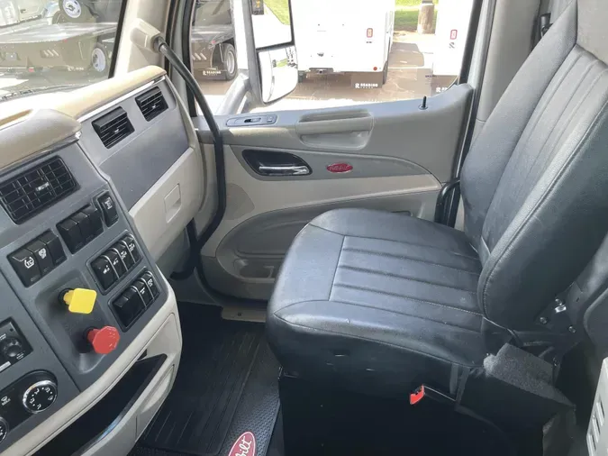 2022 Peterbilt 567