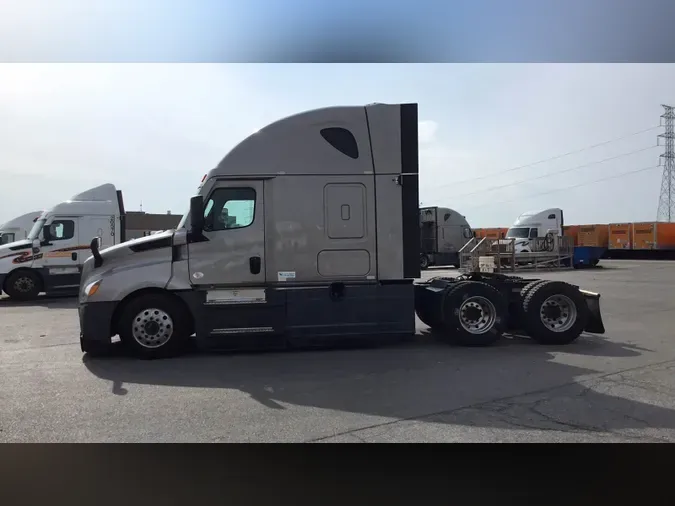 2022 Freightliner Cascadia 126