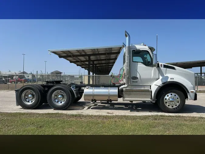 2026 Kenworth T880