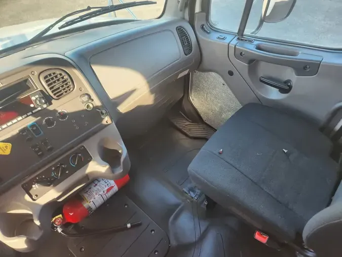 2018 FREIGHTLINER/MERCEDES M2 106