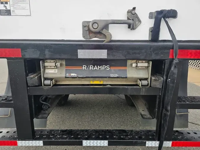 2019 FREIGHTLINER M2 106