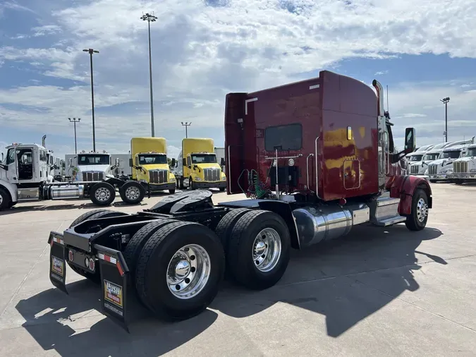 2021 Peterbilt 567