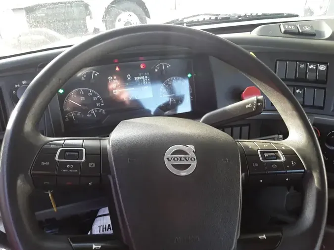 2019 VOLVO VNR42T 300