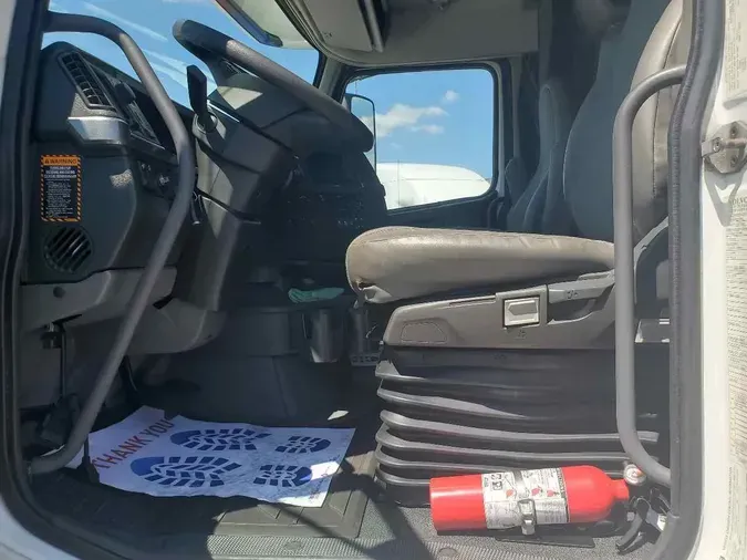 2020 VOLVO VNL760