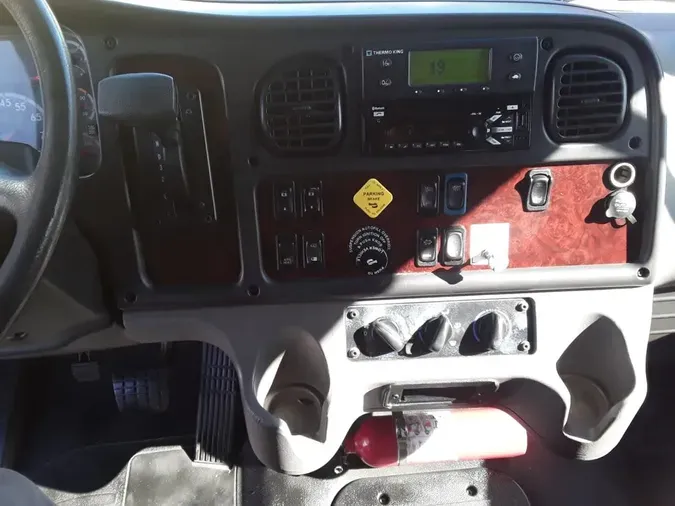 2018 FREIGHTLINER/MERCEDES M2 106