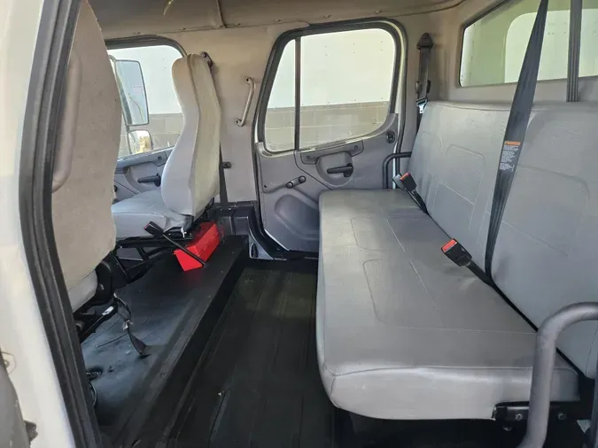 2018 Freightliner Business Class M2 106