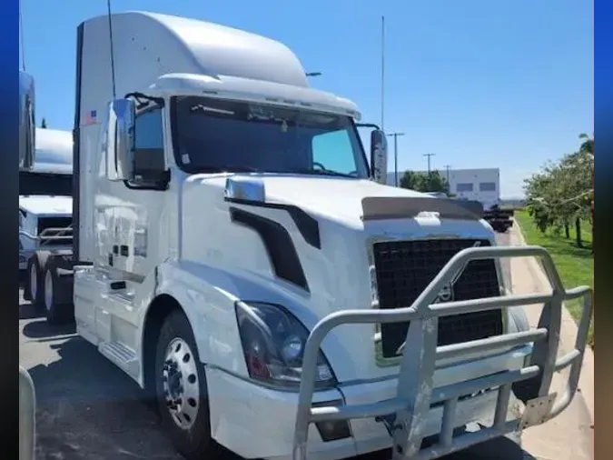 2016 Volvo VNL64T300