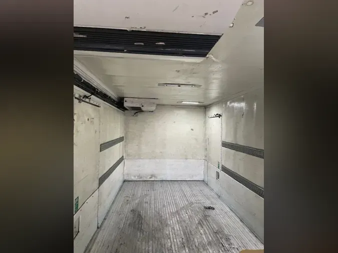 2019 FREIGHTLINER/MERCEDES M2 106