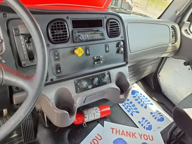 2016 FREIGHTLINER M2 106