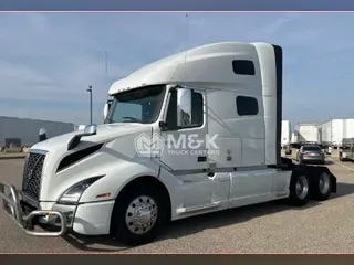 2022 VOLVO VNL64T760