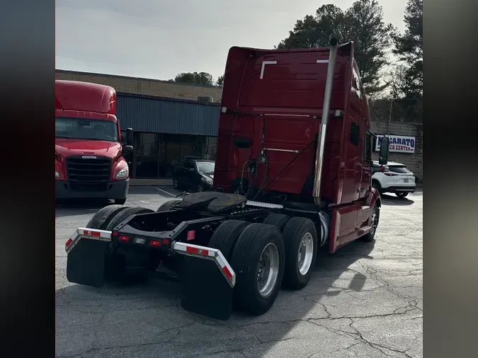 2022 VOLVO VNL64T760