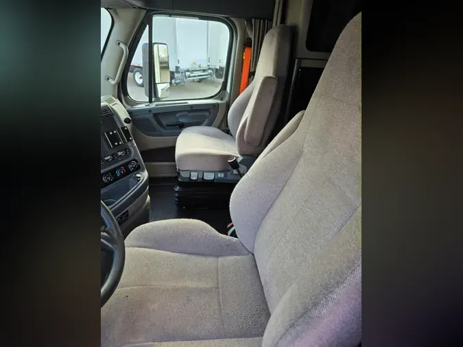 2019 FREIGHTLINER CASCADIA 1253e6cb9b2a4cde8d71516d2711e495eee