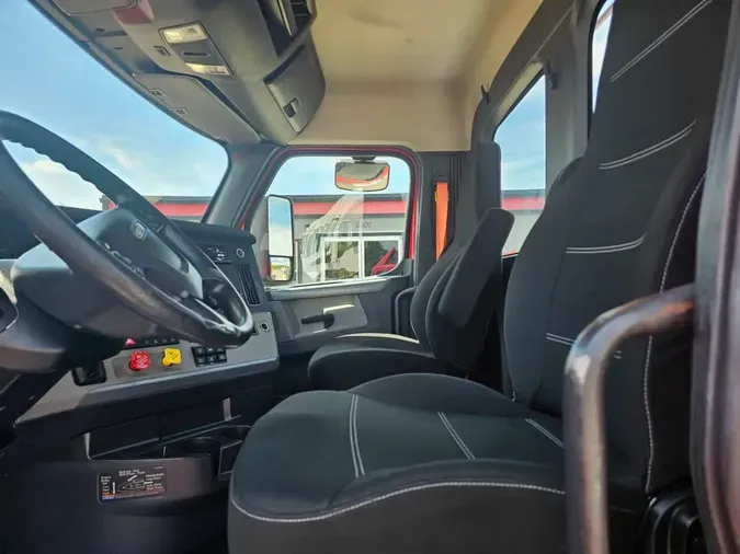 2019 FREIGHTLINER NEW CASCADIA 116