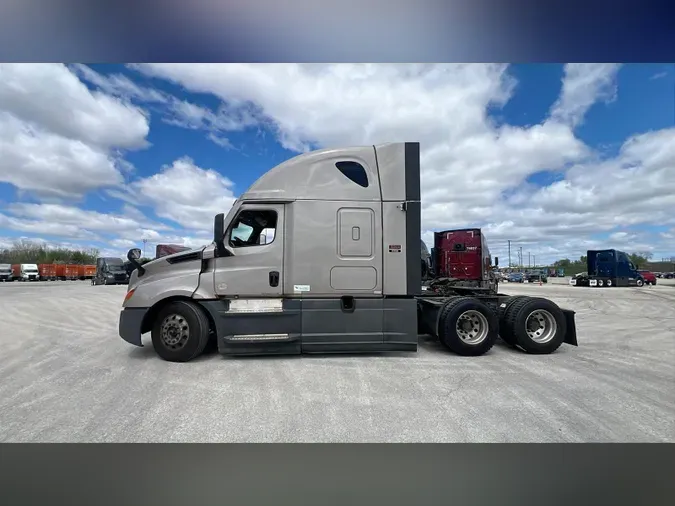 2022 Freightliner Cascadia 126