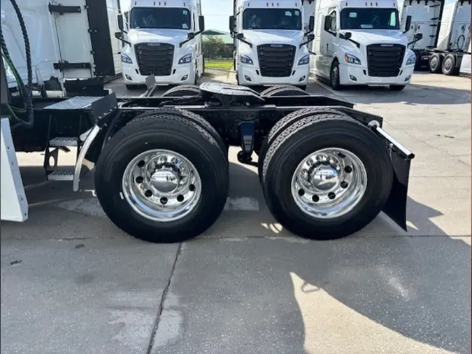 2023 Freightliner Cascadia 126