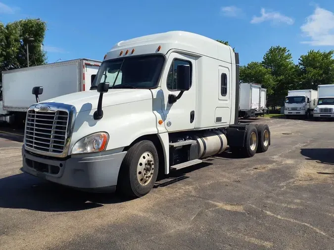 2020 FREIGHTLINER CASCADIA 1253e7e7ecb73d17116ea08e587094d5ab8