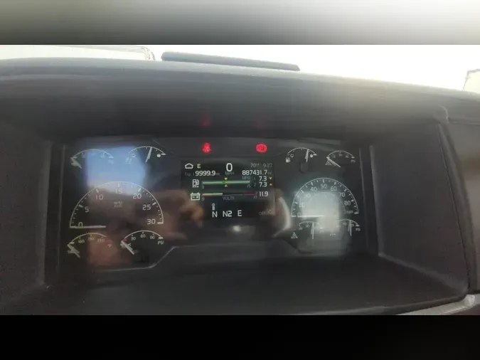 2019 Volvo VNL300