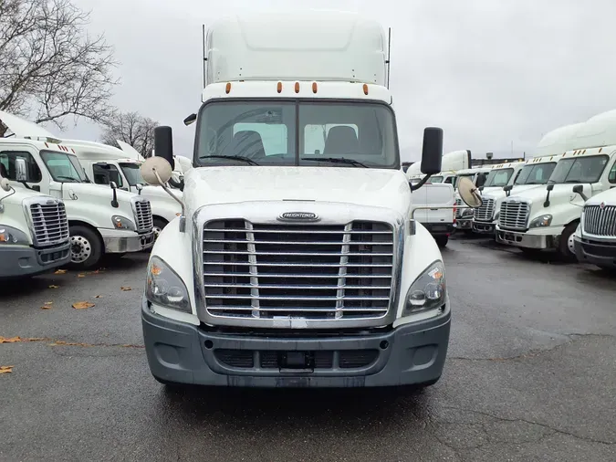 2019 FREIGHTLINER/MERCEDES CASCADIA 125