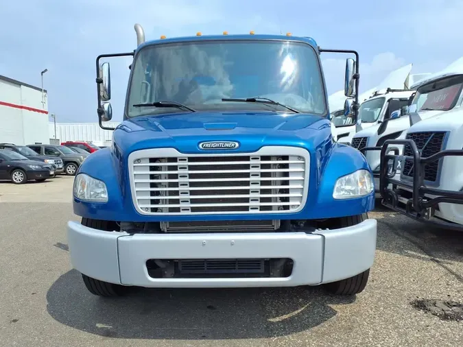 2017 FREIGHTLINER M2 106