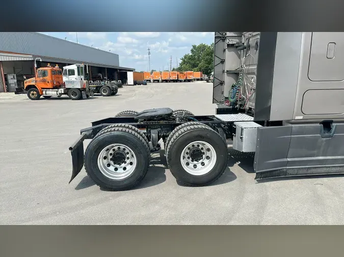2024 Freightliner Cascadia 126
