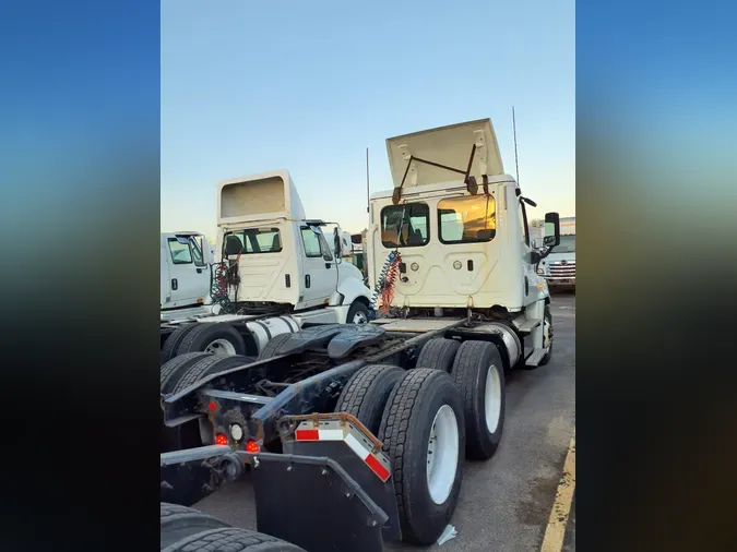 2018 FREIGHTLINER/MERCEDES CASCADIA 1253e89e5ad0b434c9d9645a4af0e0c38ea