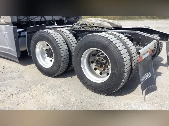 2021 Freightliner Cascadia 126