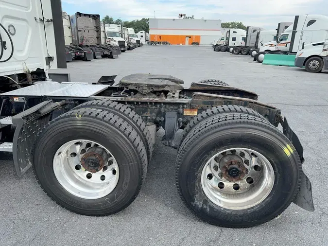 2021 Freightliner Cascadia 126