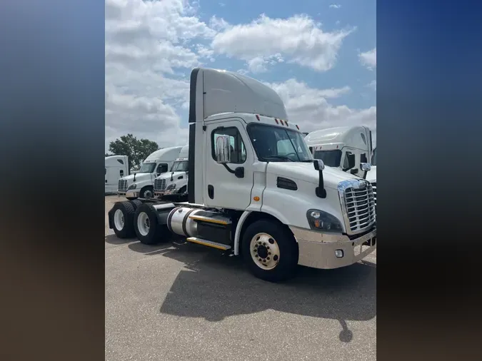 2017 FREIGHTLINER/MERCEDES CASCADIA 1133e8f494df2221c9efd076dfbd9262d9c