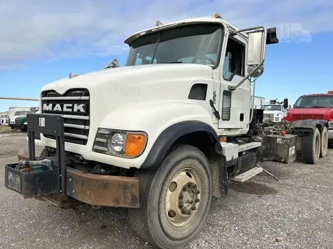 2006 MACK GRANITE CV713