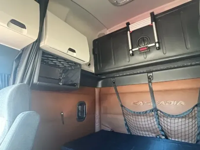 2020 Freightliner New Cascadia 126