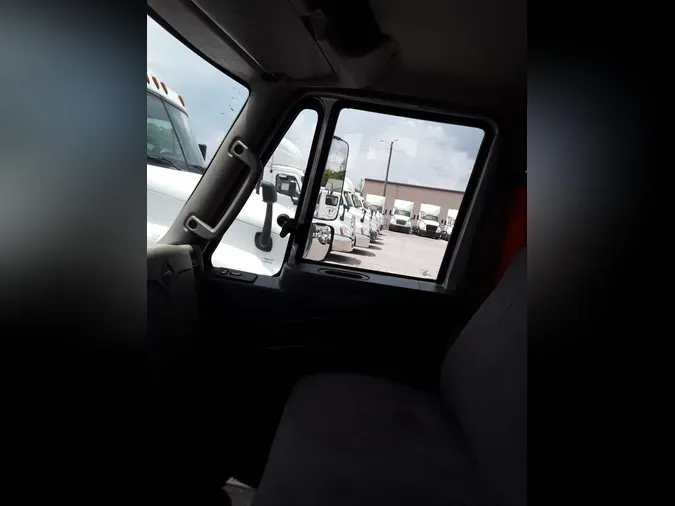2019 NAVISTAR INTERNATIONAL 4300LP (4X2)