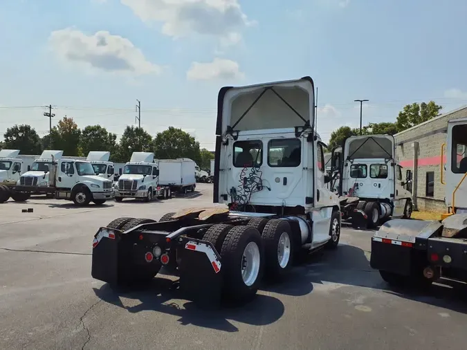 2019 FREIGHTLINER CASCADIA 125