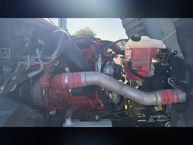 2021 NAVISTAR INTERNATIONAL LT625 SLPR CAB