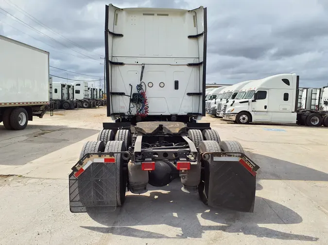 2019 NAVISTAR INTERNATIONAL LT625 SLPR CAB